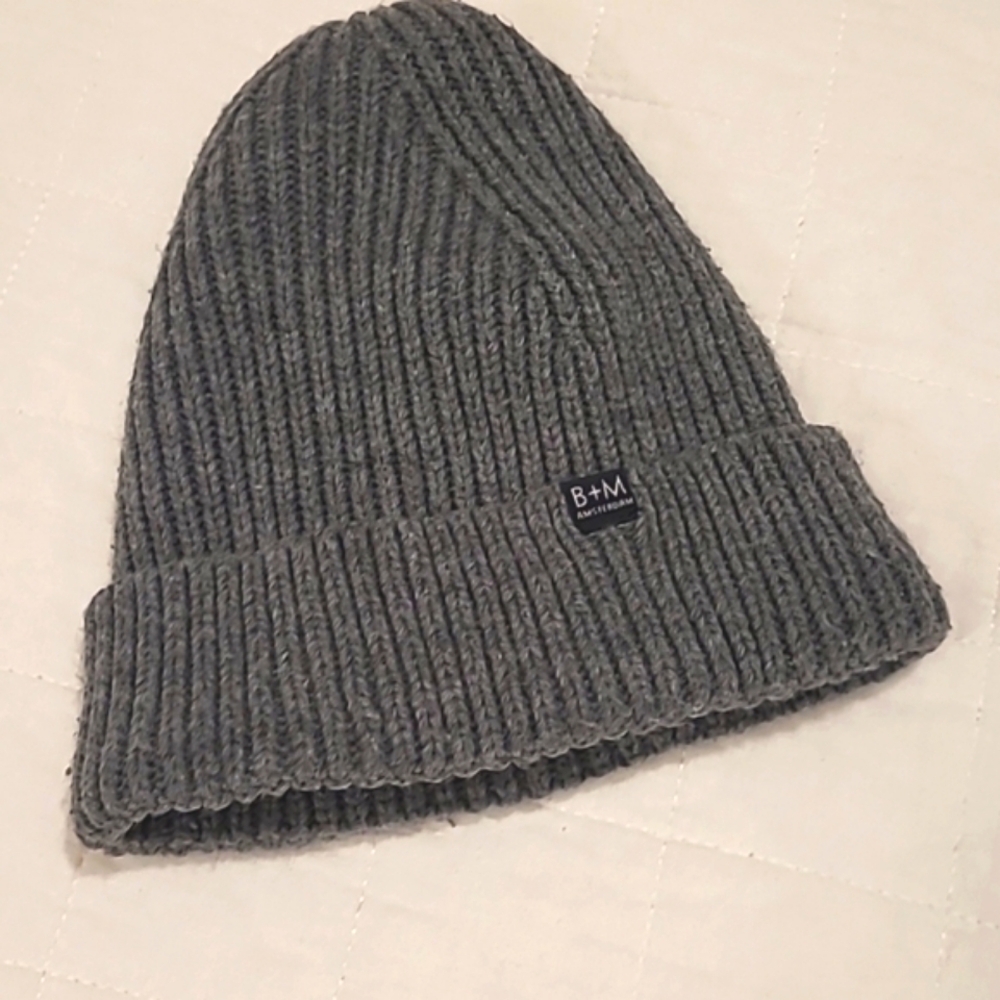 Bickley + Mitchel Amsterdam gray knitted winter cap, thick & warm
